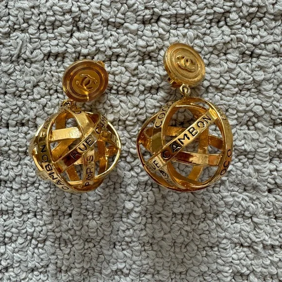 Vintage Authentic Chanel Earrings - Picture 8 of 9